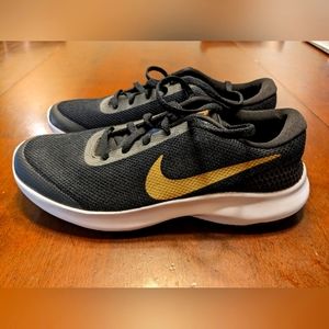 Nike shoes women's size 7.5